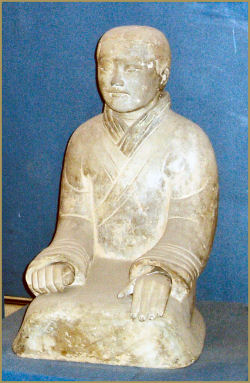 Qin clay figurine