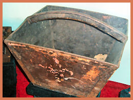 A bucket from the very early Han dynasty (probably Qin) at the Xie Tong Qing Museum, Pingyao