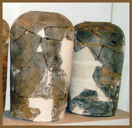 Granary pots from Luoyang